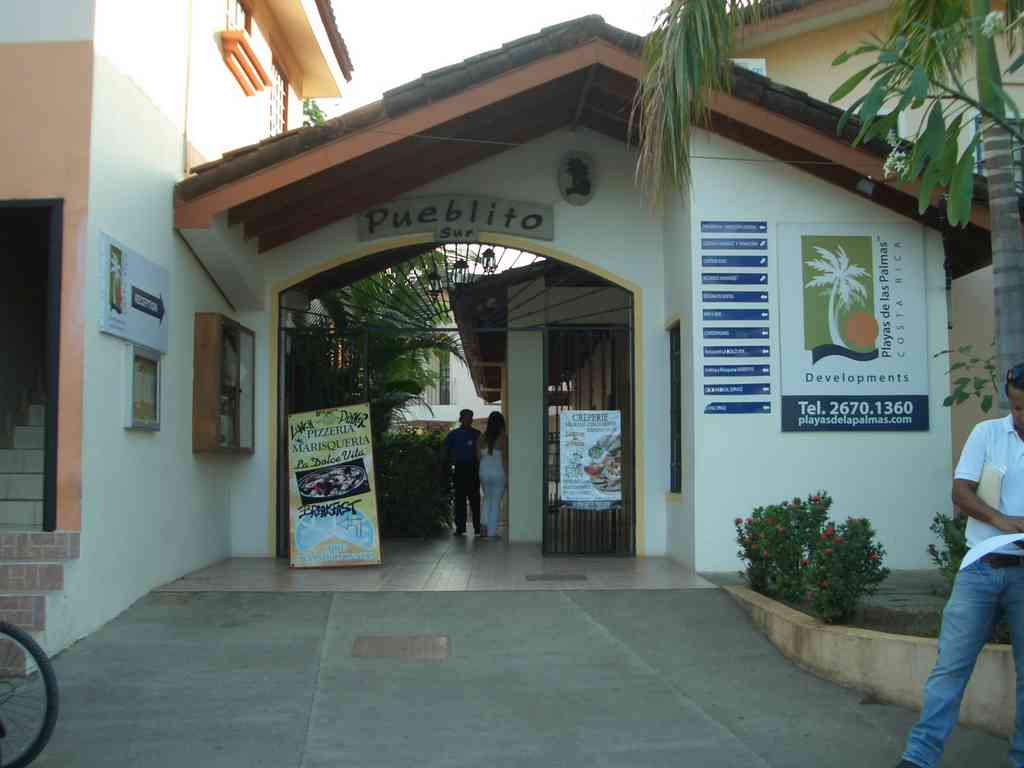 The entrance to the bustling square where the condo office was located. It was packed with numerous shops and a cafe!